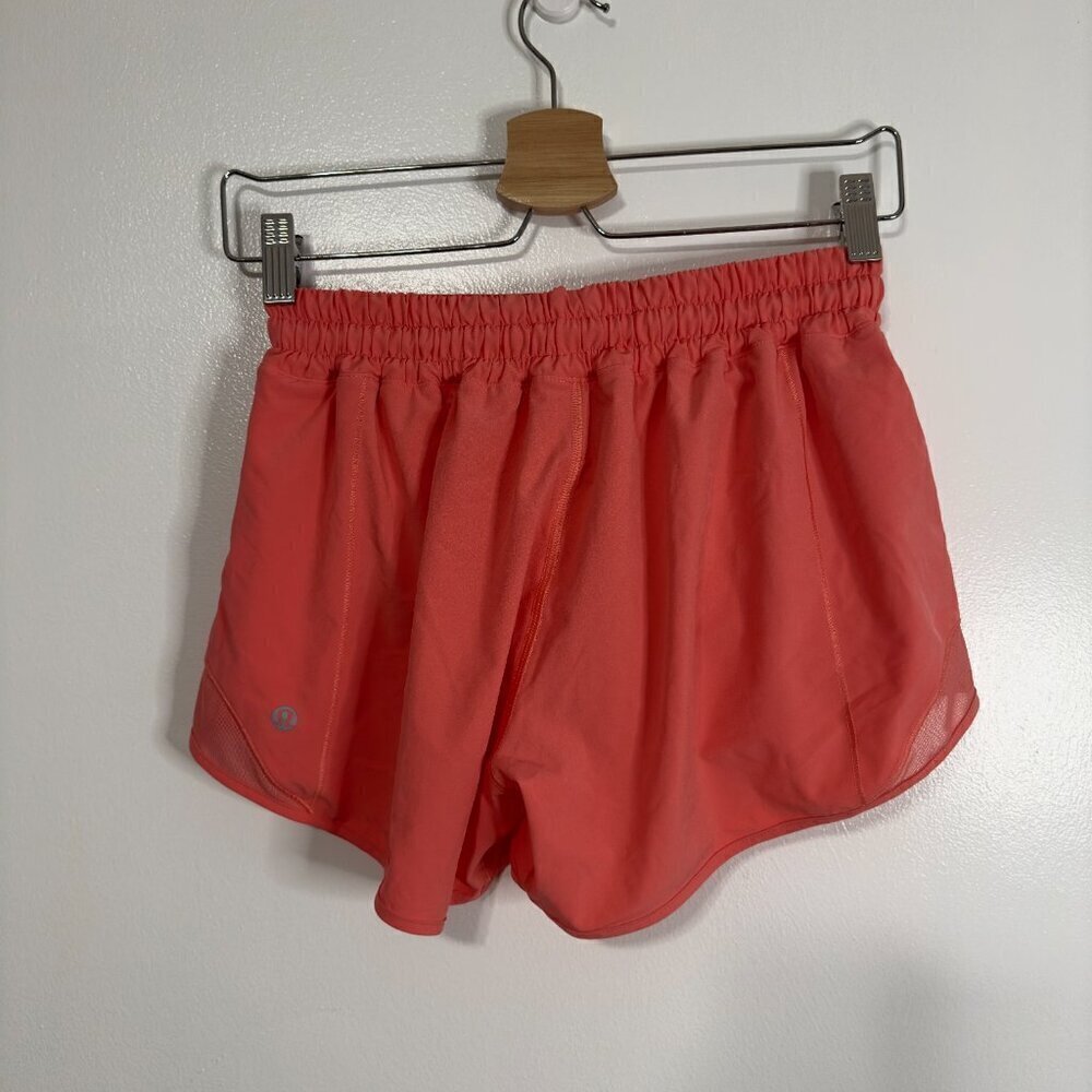 NWOT Lululemon Hotty Hot Low Rise Short 4" - Picture 5 of 11